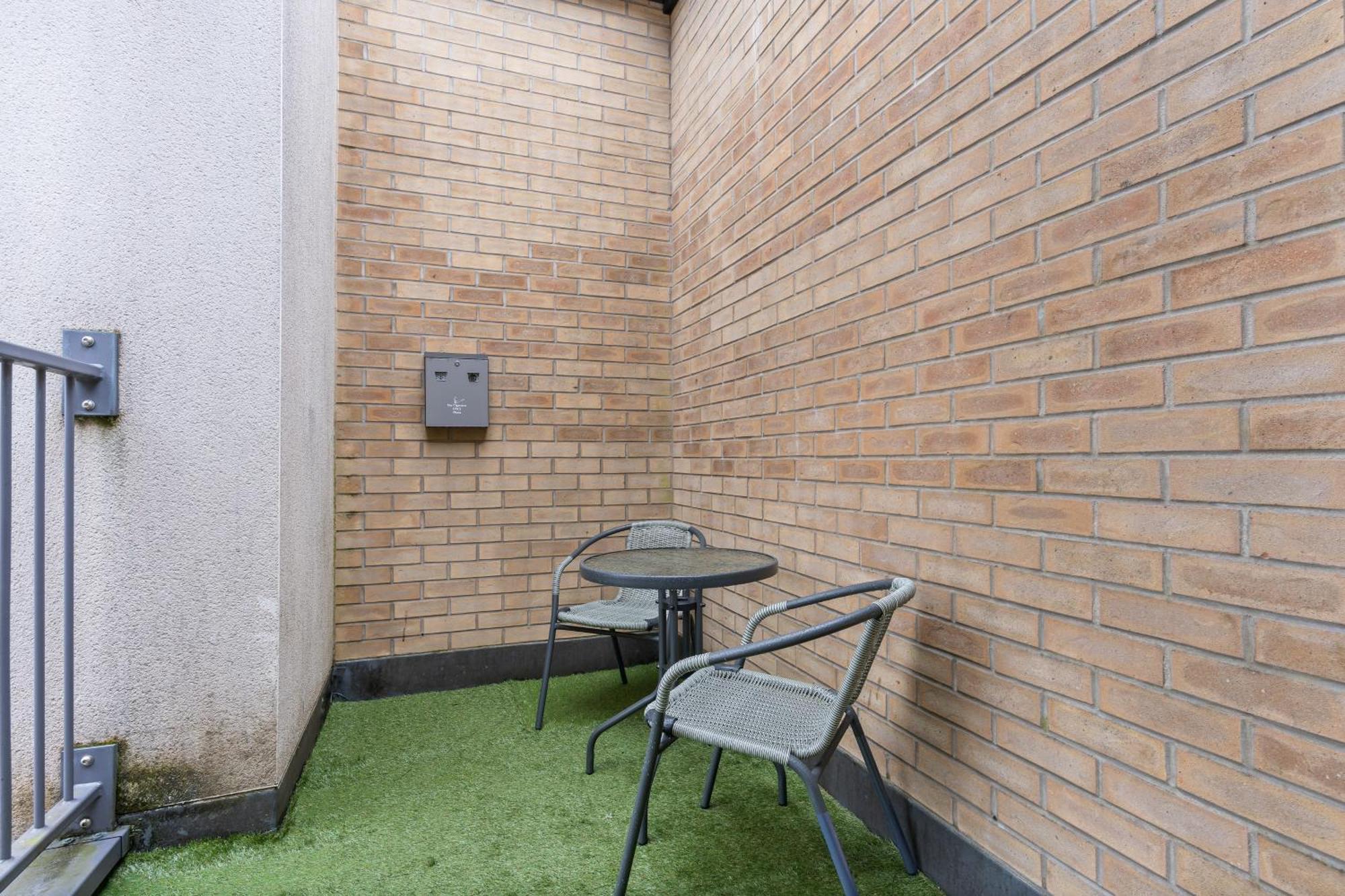 247 Serviced Accommodation In Telford 2 Bedroom Apartment Luaran gambar